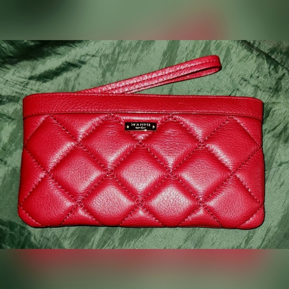 KATE SPADE Gold Coast Chrissy Red Garnet Quilted Leather Zip Wristlet